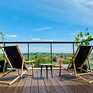 https://cozy-bright-sunny-apartment-with-terrace.hotelswroclaw.com